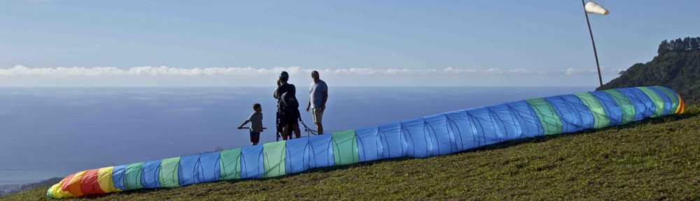 Tahiti paragliding